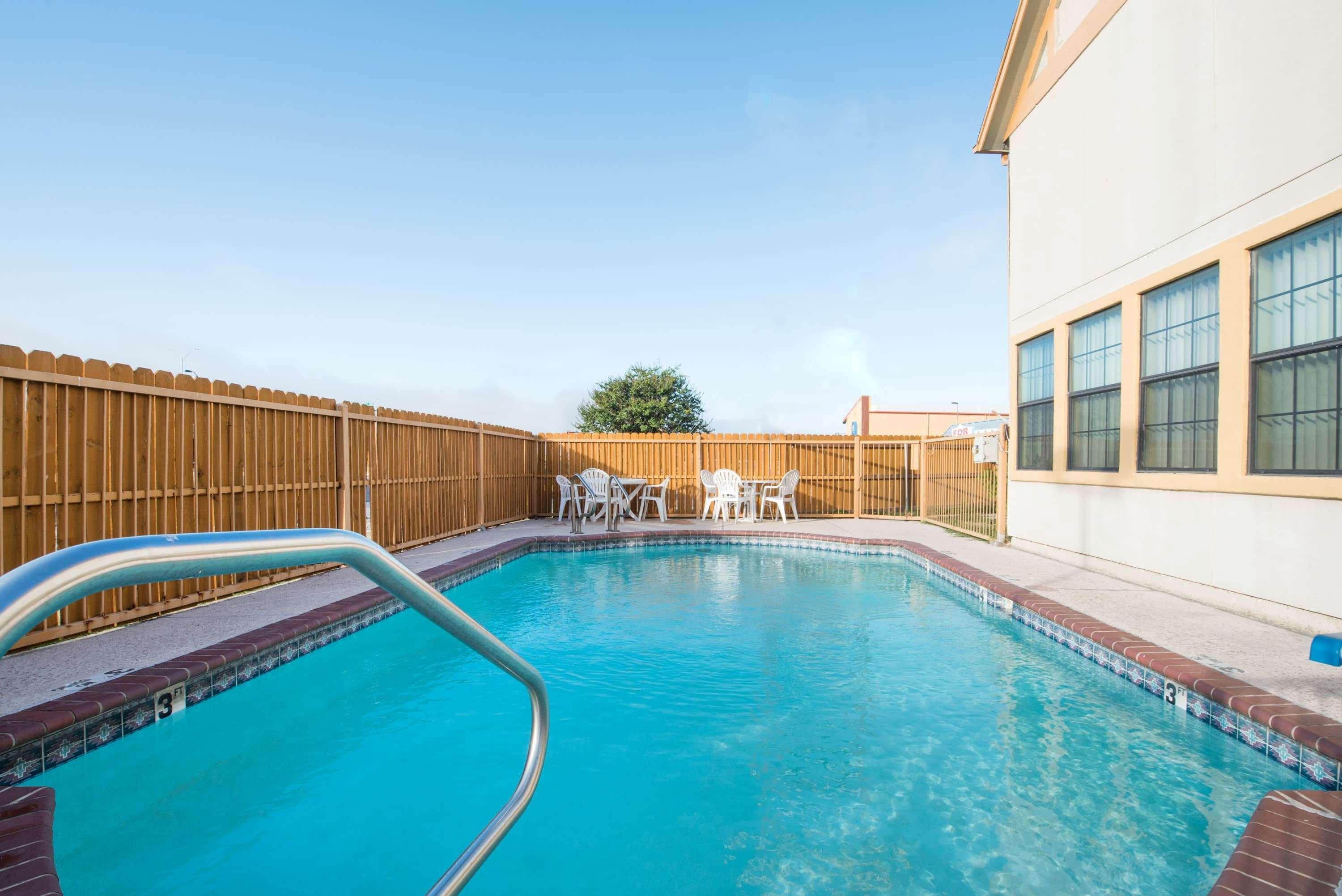 Howard Johnson By Wyndham San Marcos Dış mekan fotoğraf