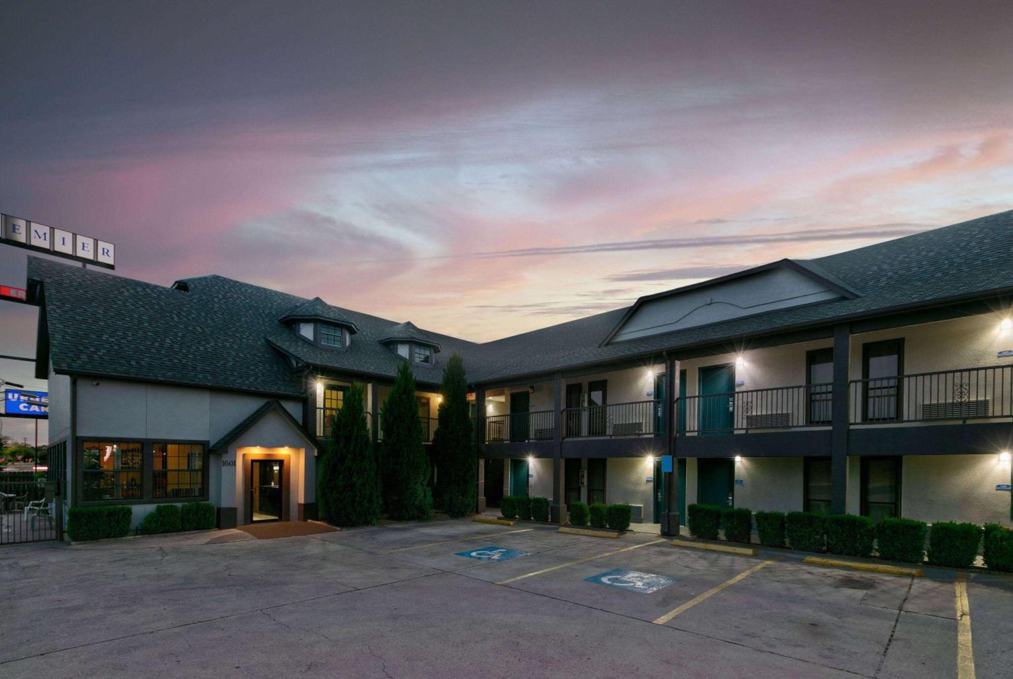 Howard Johnson By Wyndham San Marcos Dış mekan fotoğraf