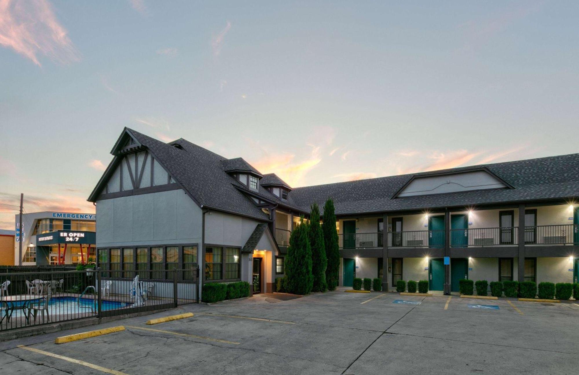 Howard Johnson By Wyndham San Marcos Dış mekan fotoğraf